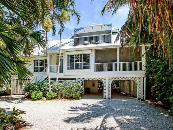 Stunning Luxury Vacation Home With Private Pool in Captiva